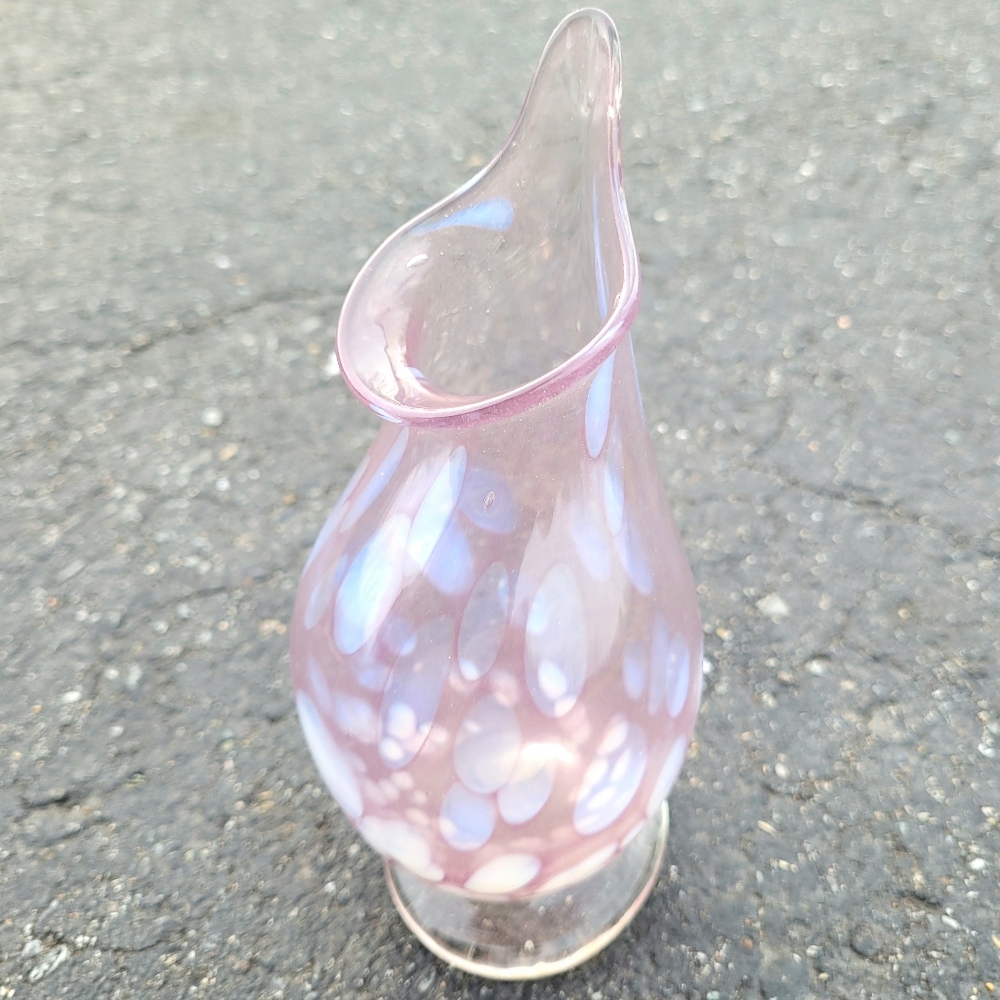Hand blown glass art vase floral mauve pink iridescent bulb shape signed